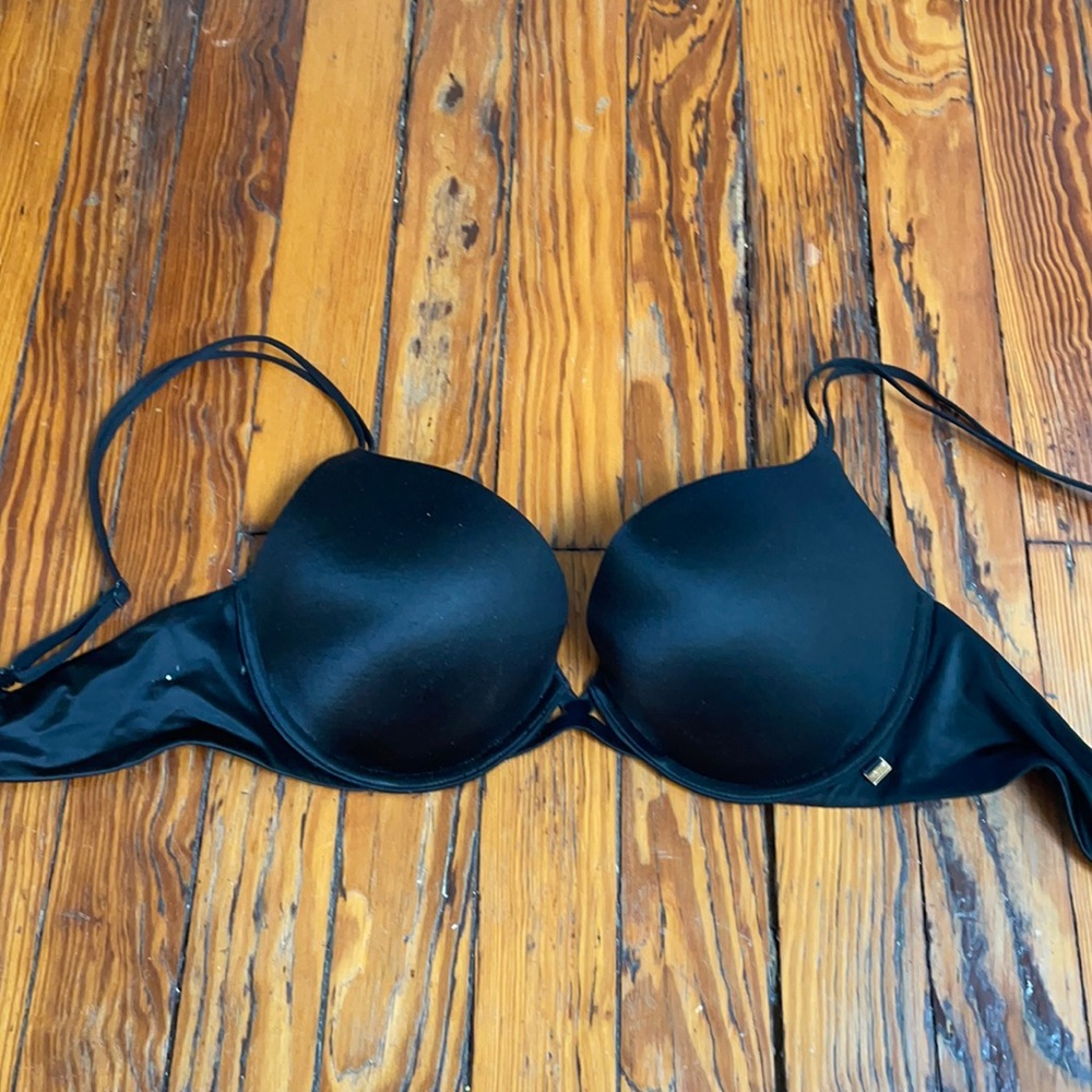 Black VS push up bra